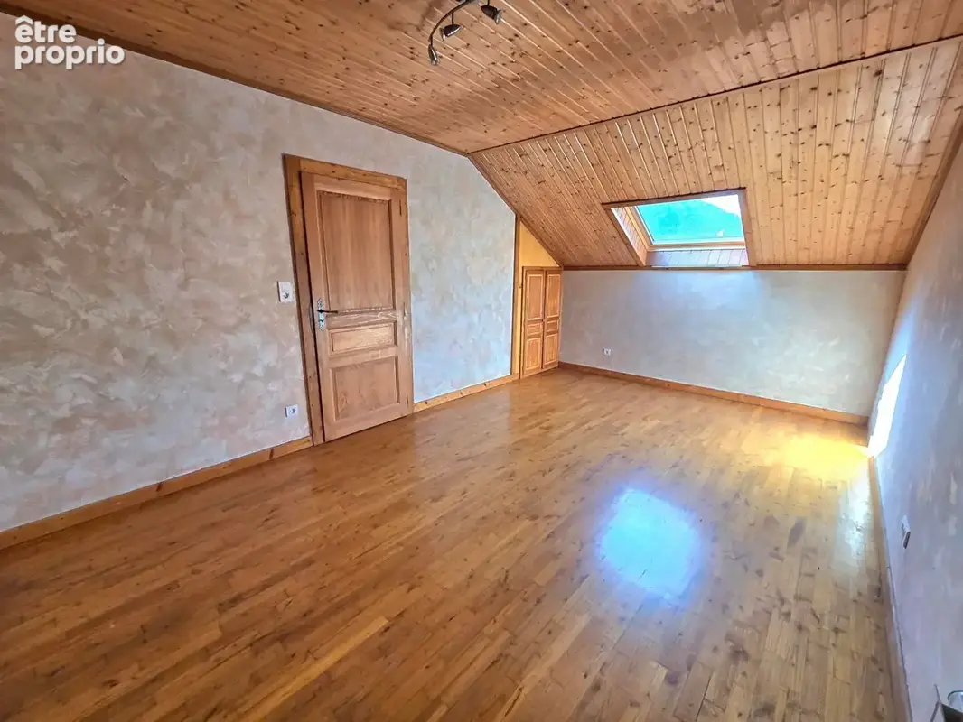Maison 9 pieces 206m² sur 13.91 ares 299000 euros - photo 10