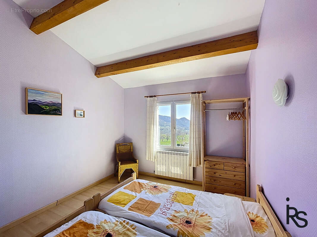 Maison à SAINT-ETIENNE-DE-BOULOGNE