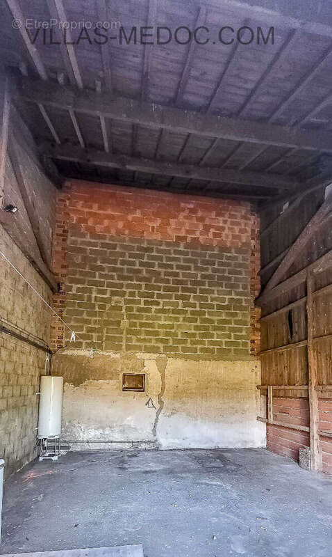 Autre à VENDAYS-MONTALIVET