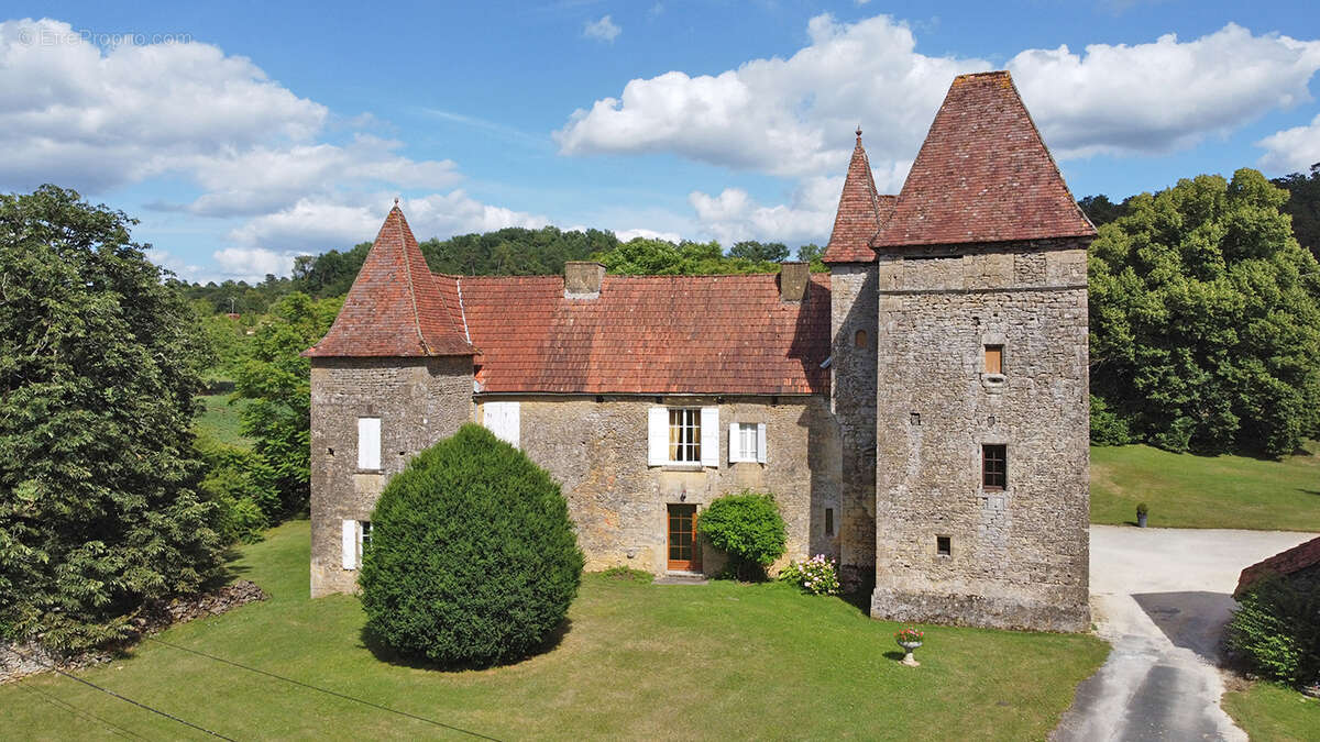 Demeure de prestige Marcillac Saint Quentin 16 pièce(s) 512 m2 - photo 4