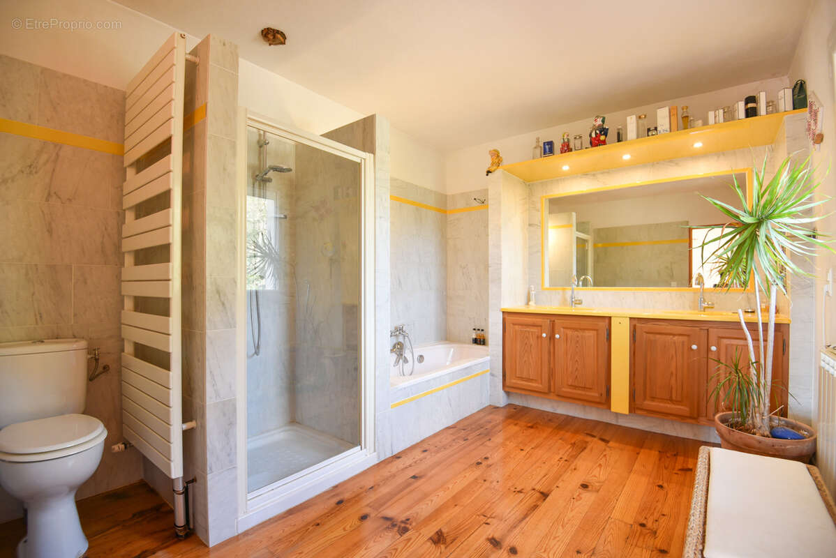 Maison à VILLECROZE