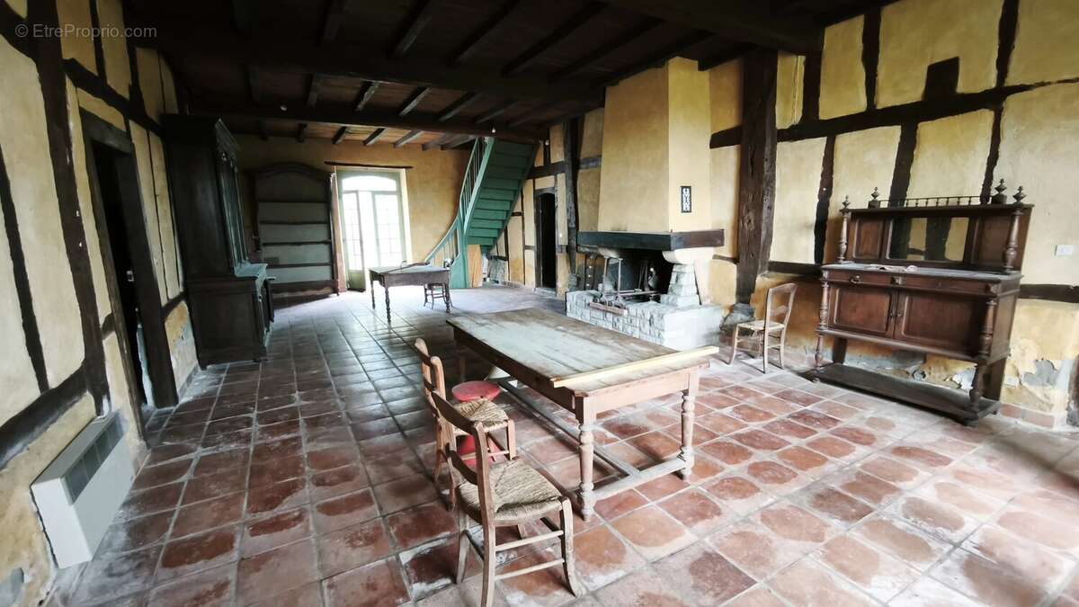Maison à POUILLON