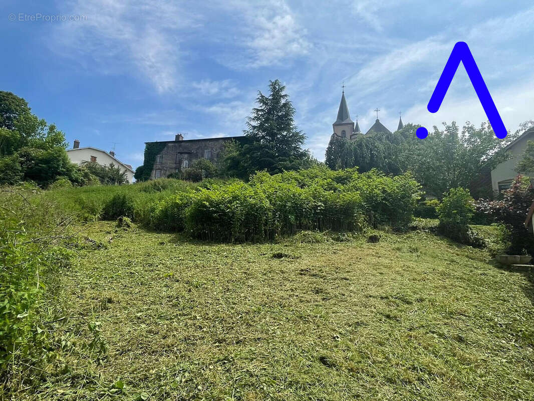 Terrain à MOYEN