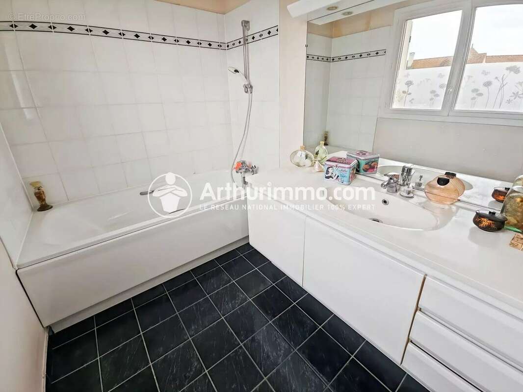 Maison à SAINT-PIERRE-DU-PERRAY