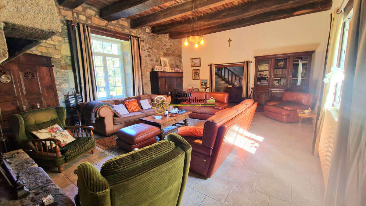 Maison à PLOUGASNOU