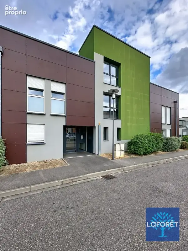SCY CHAZELLES Résidentiel Bel Appartement de 3 pièces  58,16 M²  JARDIN TER-RASSE 28,90 M²  2 PARKINGS  DPE C - photo 13