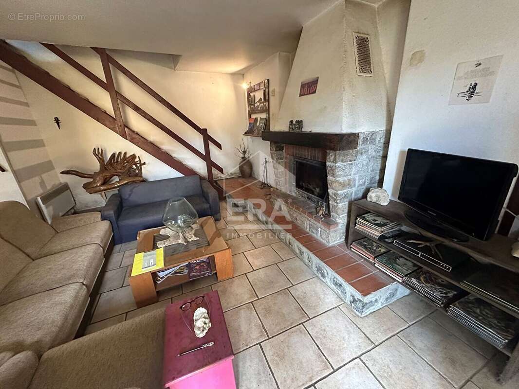 Autre à VILLEROUGE-TERMENES