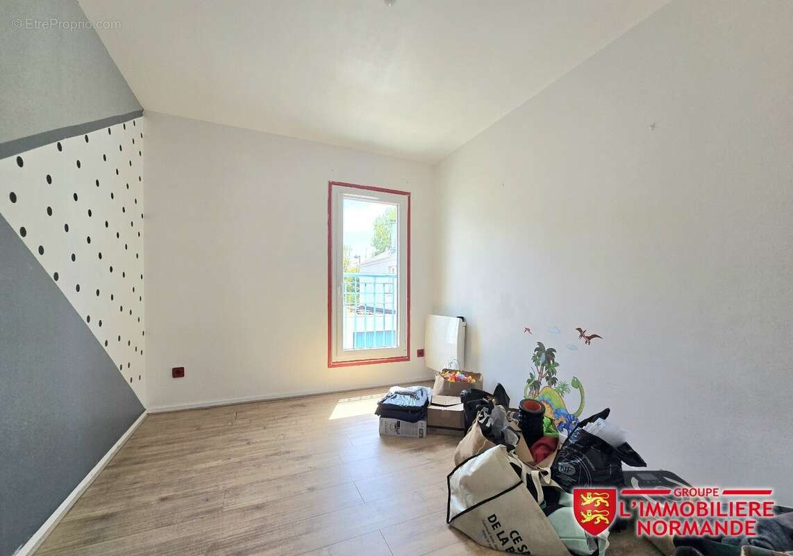 Maison à VAL-DE-REUIL