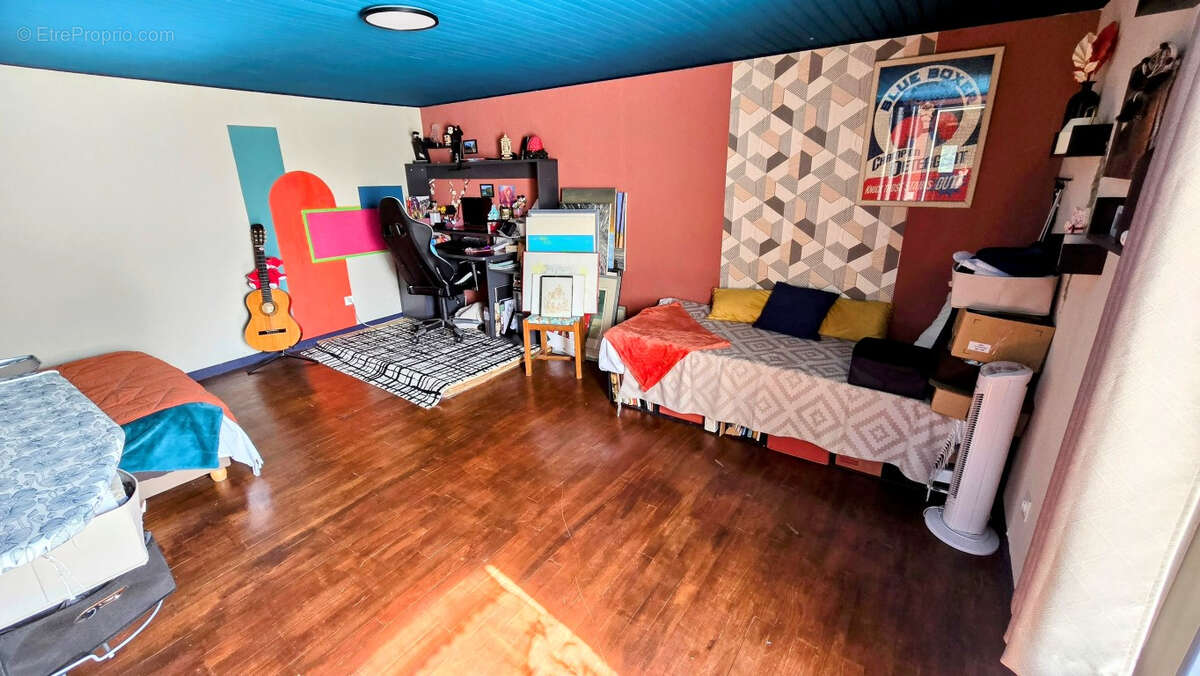 Maison à ESSERTENNE-ET-CECEY