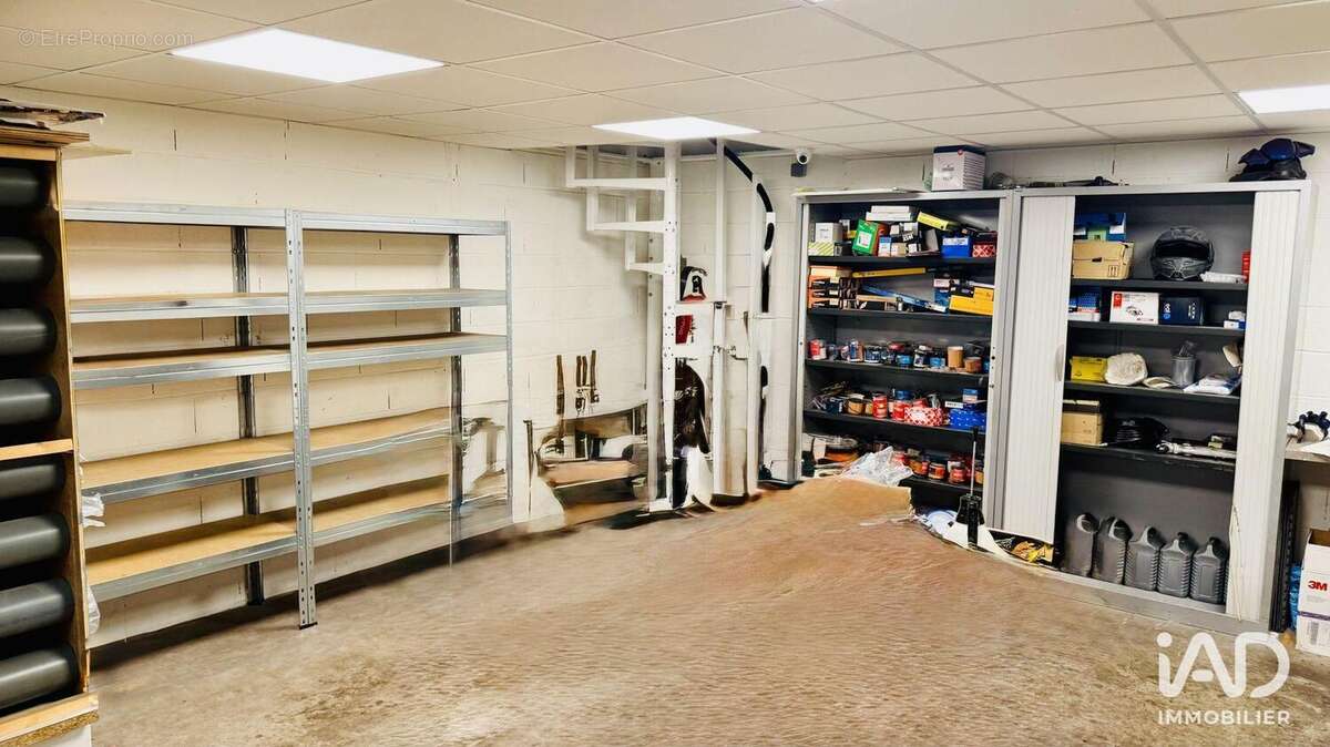 Photo 4 - Commerce à VAUX-LE-PENIL