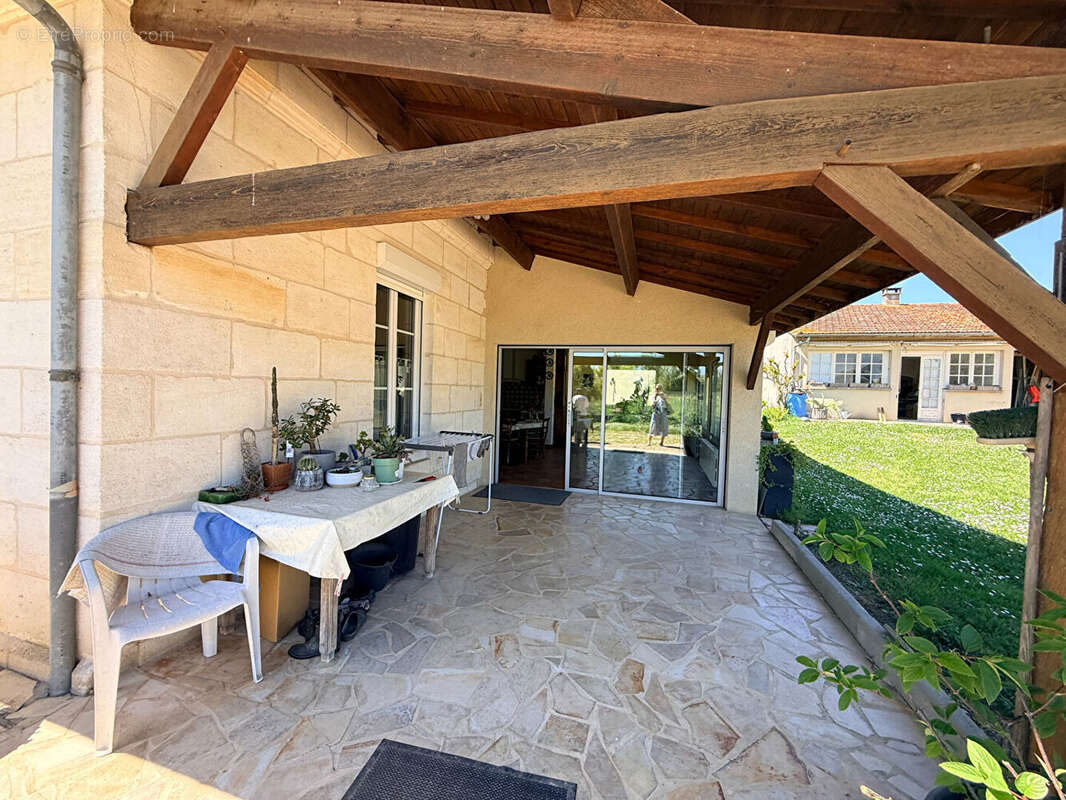 Maison à FRONSAC