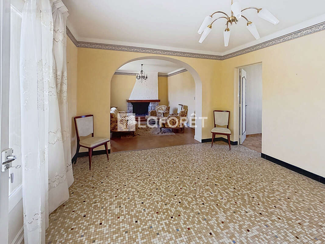 Maison à vendre à LAVIT - 5 pièces avec piscine et jardin - photo 4
