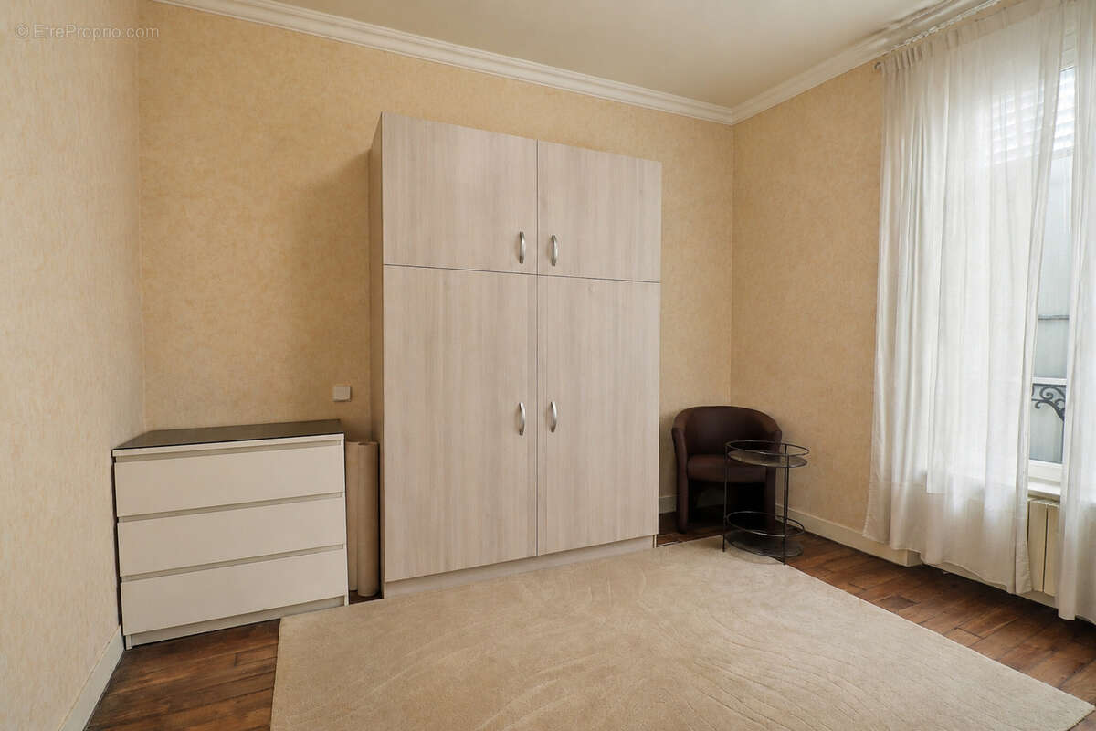 Appartement à NEUILLY-SUR-SEINE