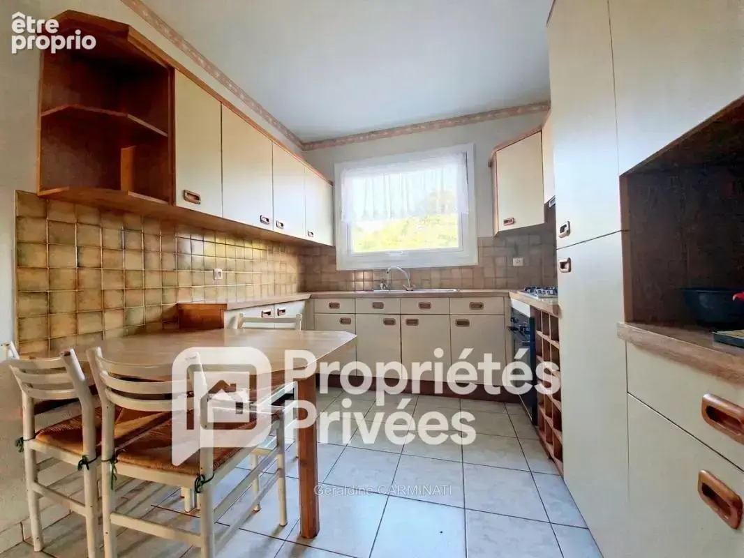 A vendre- exclusivite - 37540 - saint cyr sur loire -  appartement t3 -84m2 - 2 chambres - balcons - garage et parking - cave - photo 5