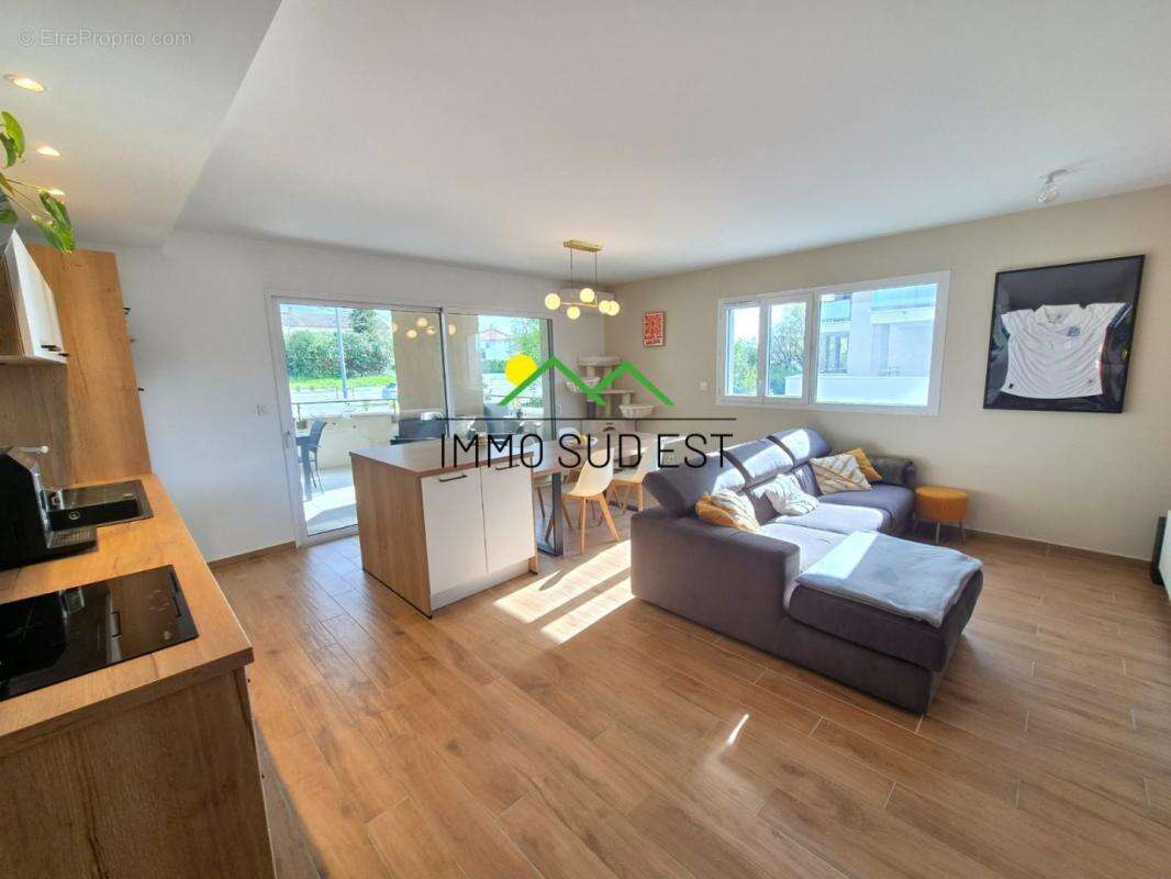 Appartement à BOURG-DE-PEAGE