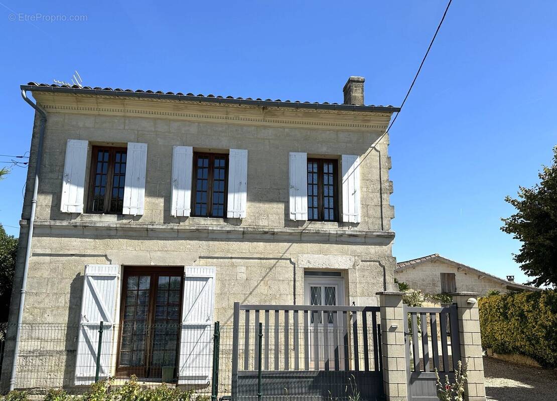 Maison à SAINT-EMILION