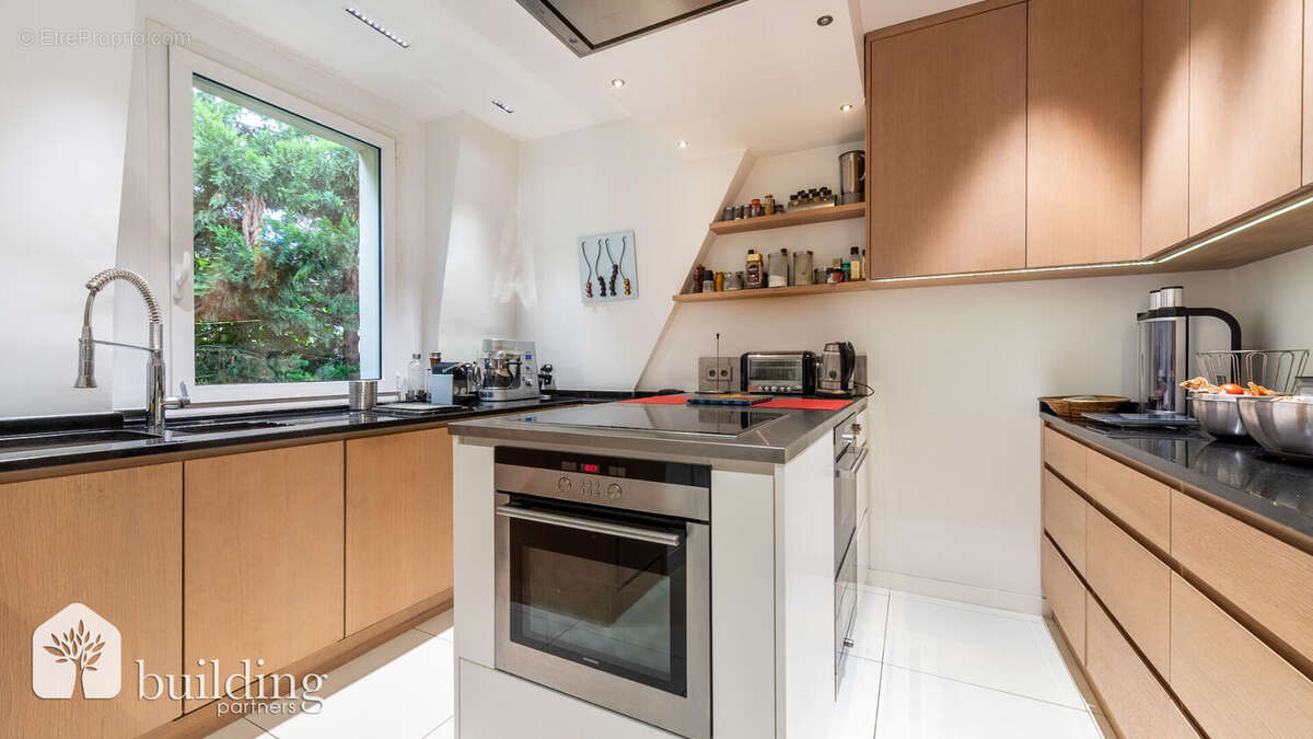 Appartement à COURBEVOIE