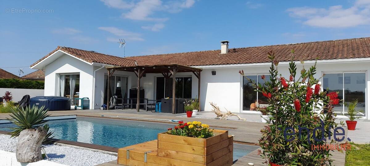 Maison à MOUSCARDES