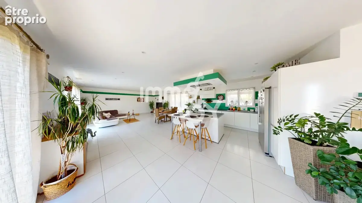 Maison contemporaine de plain-pied 143m2 - Piscine - 1 336m2 de terrain - photo 8