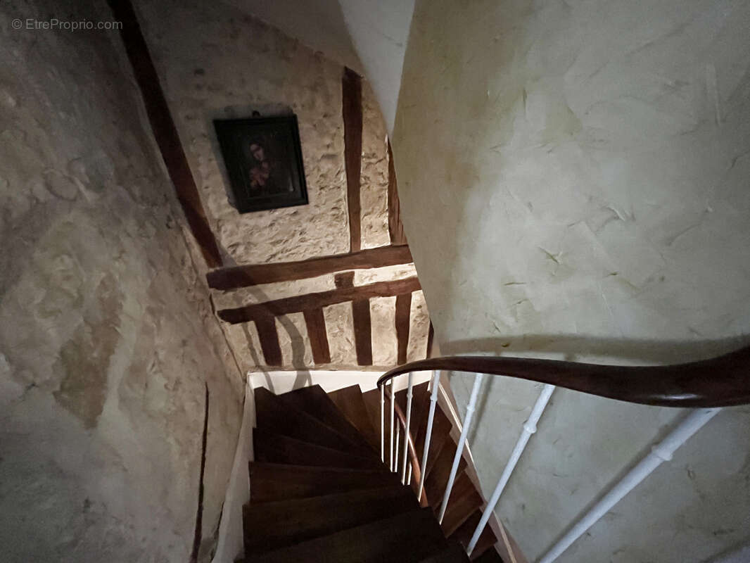 Maison à LA CHAPELLE-LA-REINE