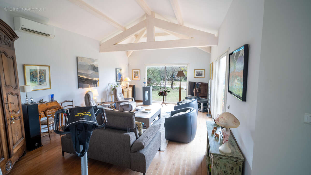 Maison à MONTELIMAR