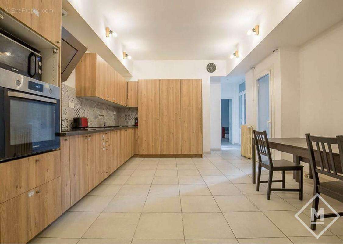 Appartement à MARSEILLE-6E