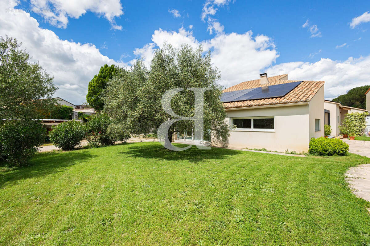 Maison à VAISON-LA-ROMAINE