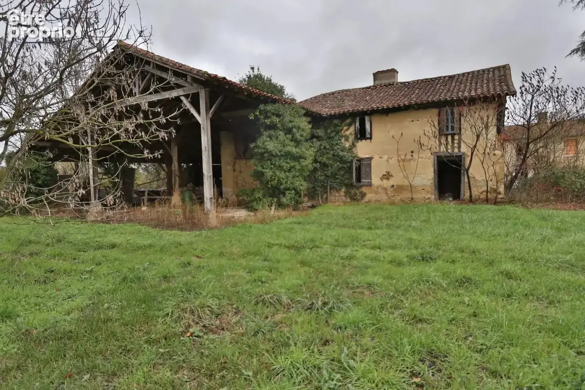 Maison de Charme à Restaurer à Sauviac - photo 1