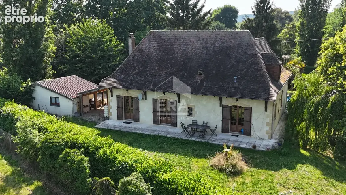 A 4km des commodités, Charmante Périgourdine avec diverses dépendances, une piscine et un agréable jardin arboré autour. - photo 4