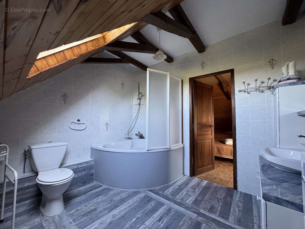 Maison à SAINT-ETIENNE-AUX-CLOS