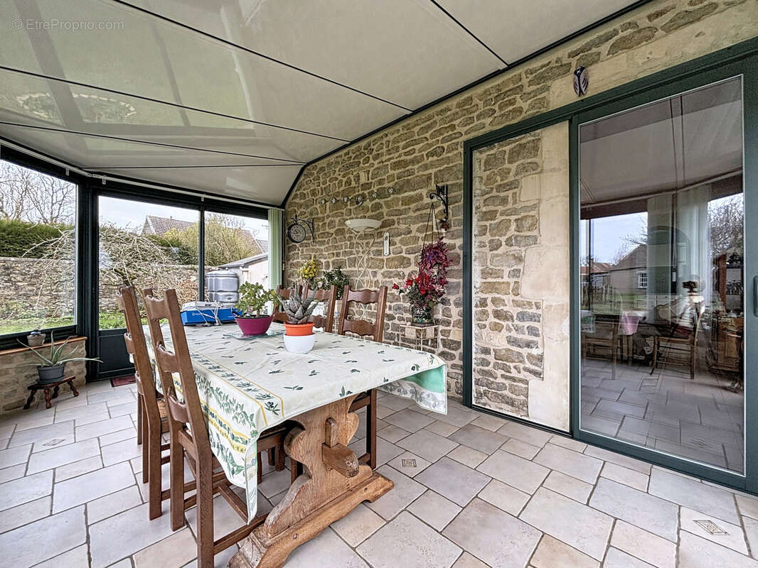 Maison à HOTTOT-LES-BAGUES