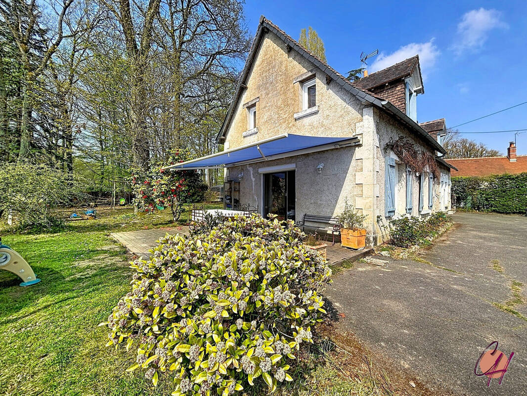 Maison à REUGNY