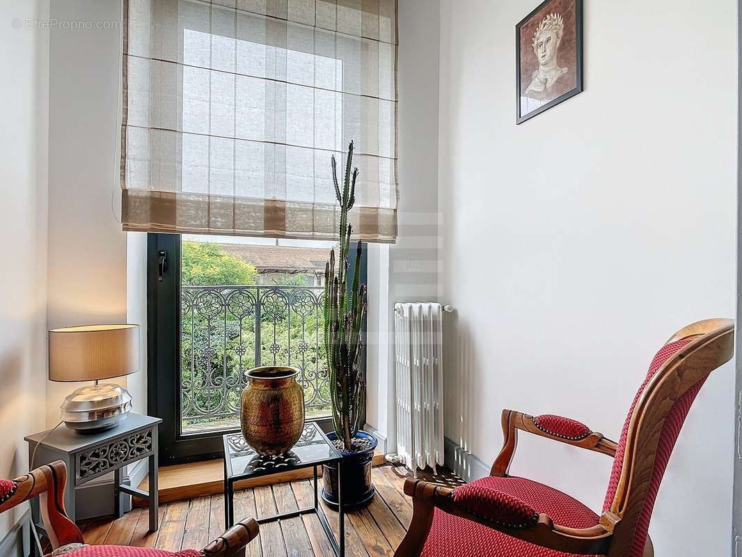 Commerce à LEZIGNAN-CORBIERES