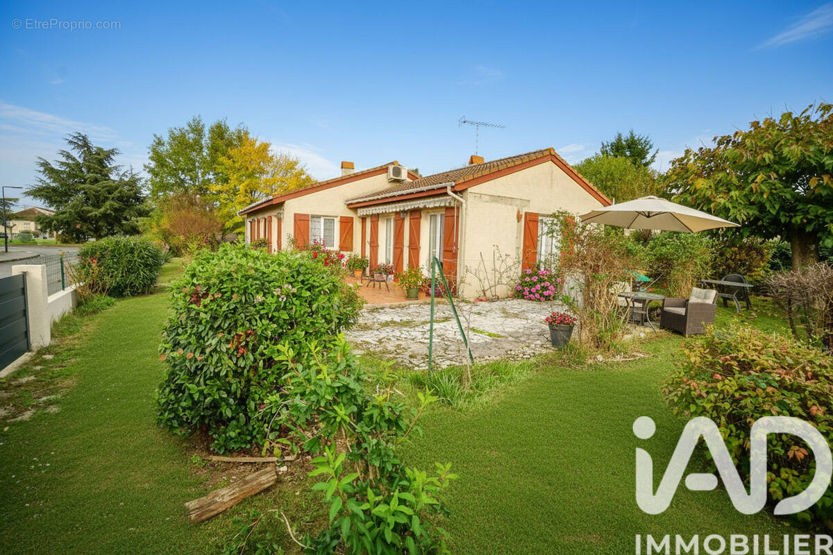 Photo 1 - Maison à CORNEBARRIEU