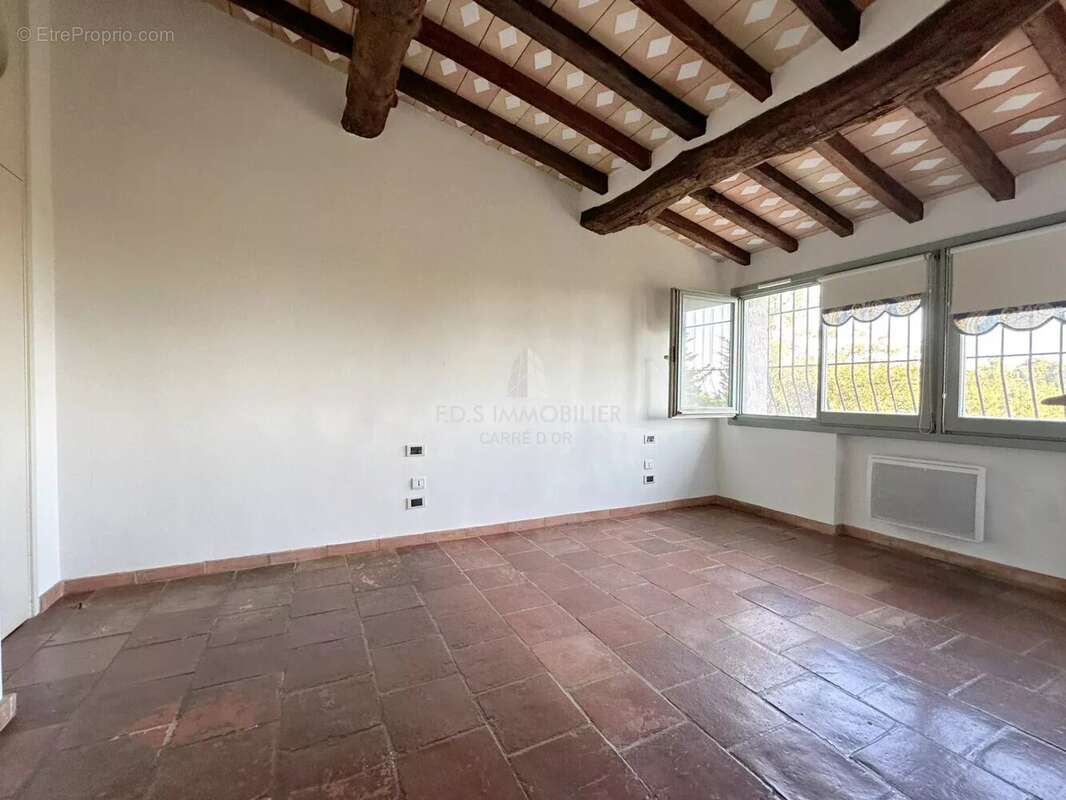 Maison à CAGNES-SUR-MER