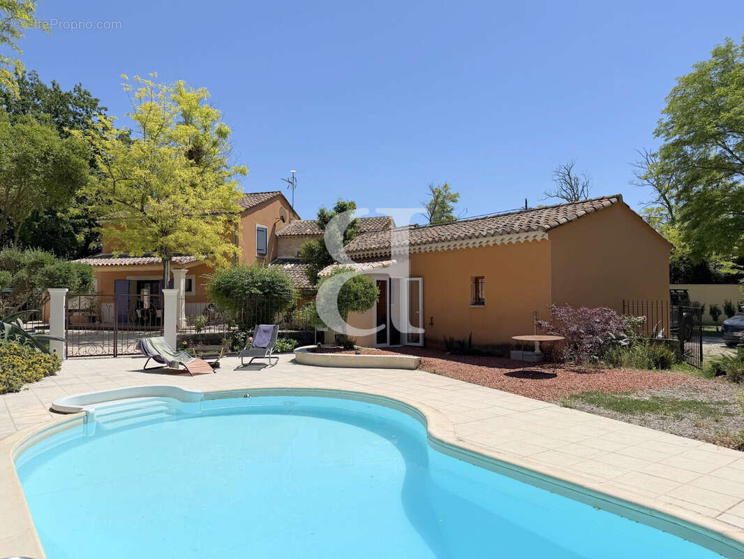 Maison 220 m² à L'isle-Sur-La-Sorgue  - photo 4