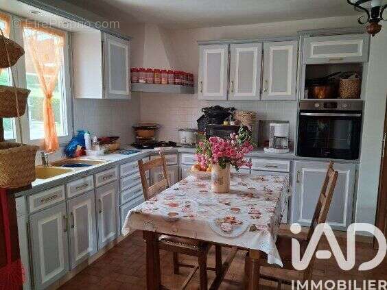 Maison 125 m² à Orbigny  - photo 4