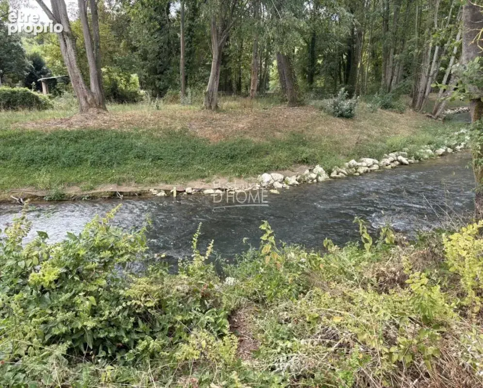 Jardin d'agrément à Jouy-sur-Morin, en bordure de rivière - photo 1