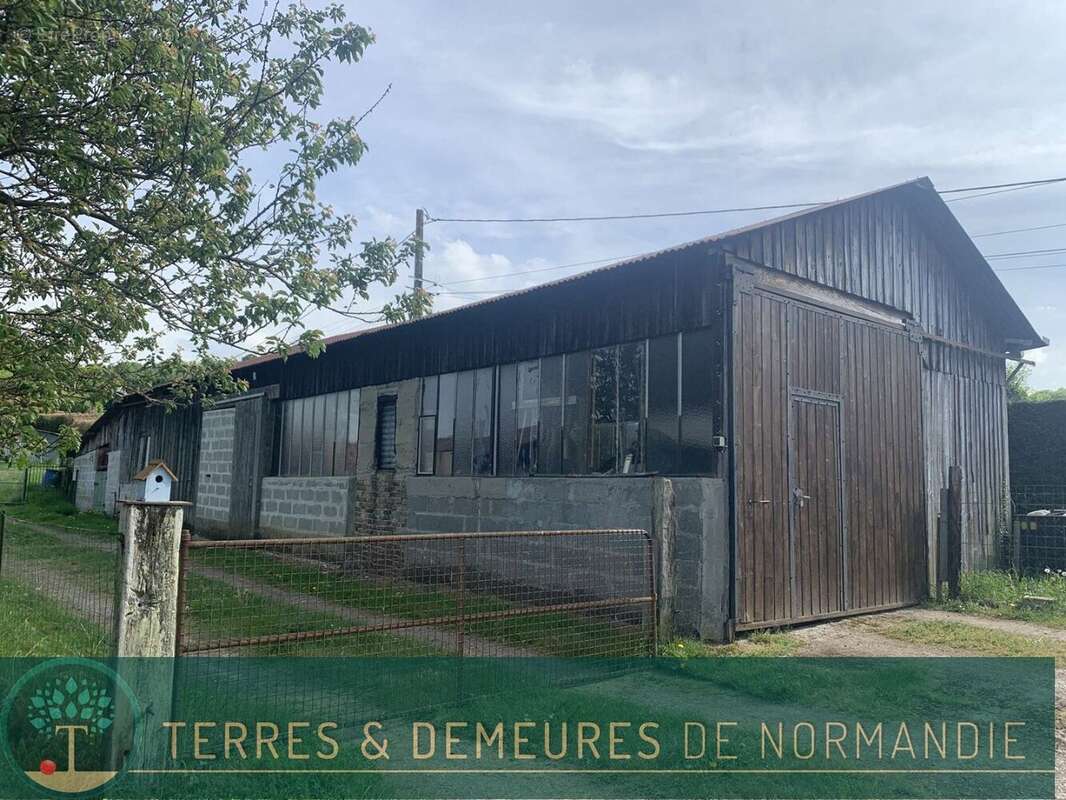 Maison à SAINT-PIERRE-DE-MAILLOC