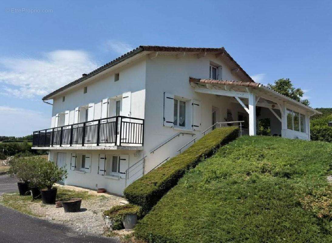 Maison à VILLEFAGNAN