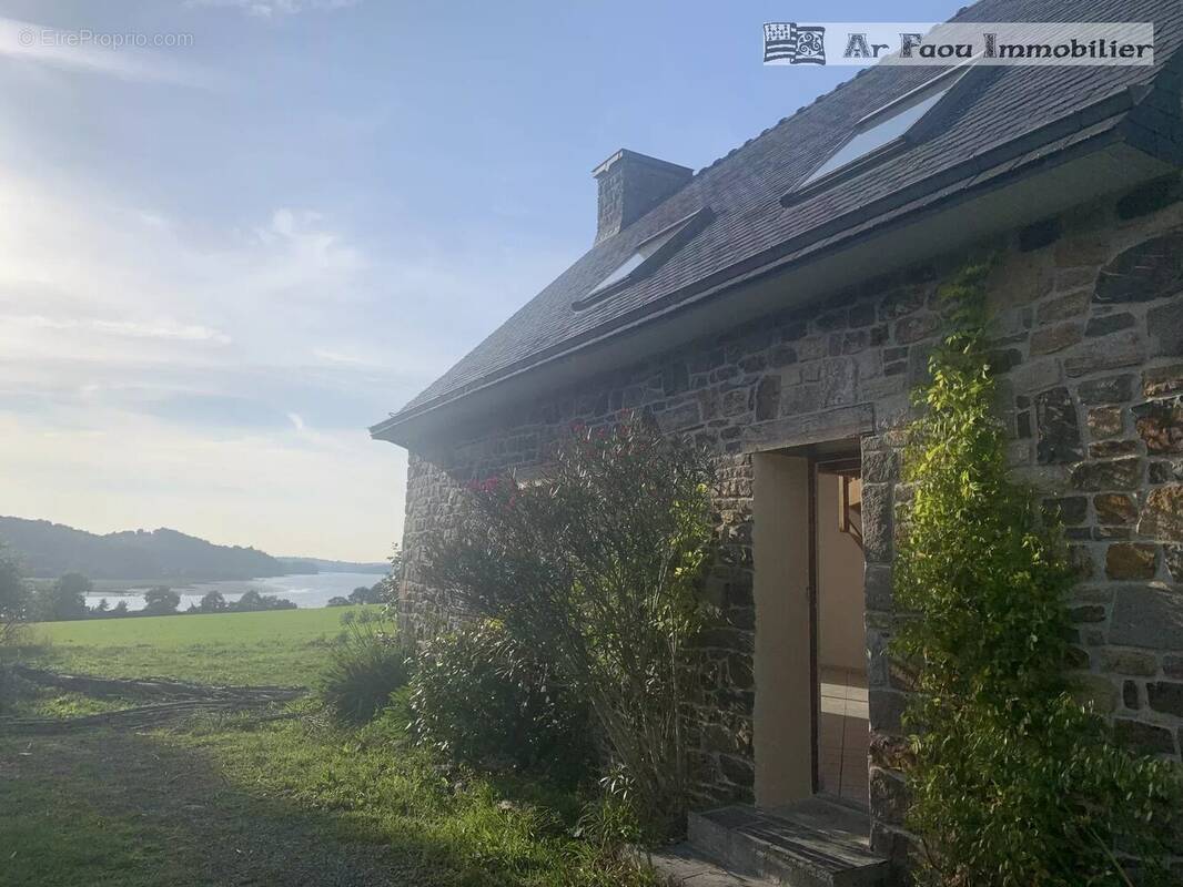 Maison à PONT-DE-BUIS-LES-QUIMERCH