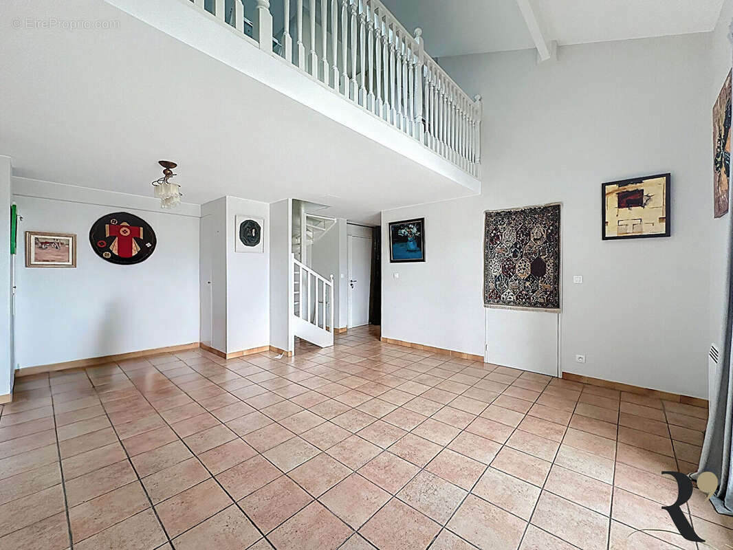 Appartement Duplex T4, 85m² dernier étage, Guilheméry - photo 6
