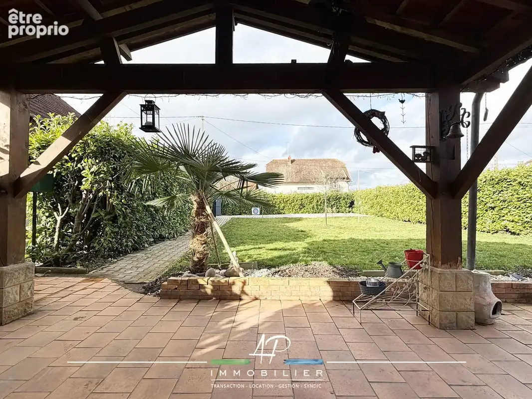 Spacieuse maison de village avec un agréable jardin - photo 11