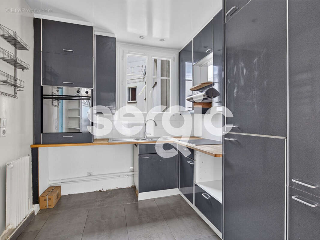 Appartement à PARIS-14E
