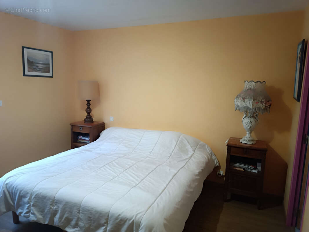 Maison à AZAT-LE-RIS