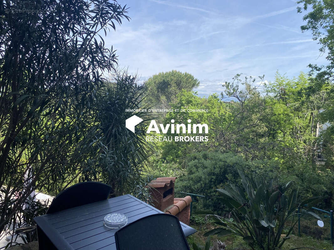 Commerce à LES ADRETS-DE-L'ESTEREL