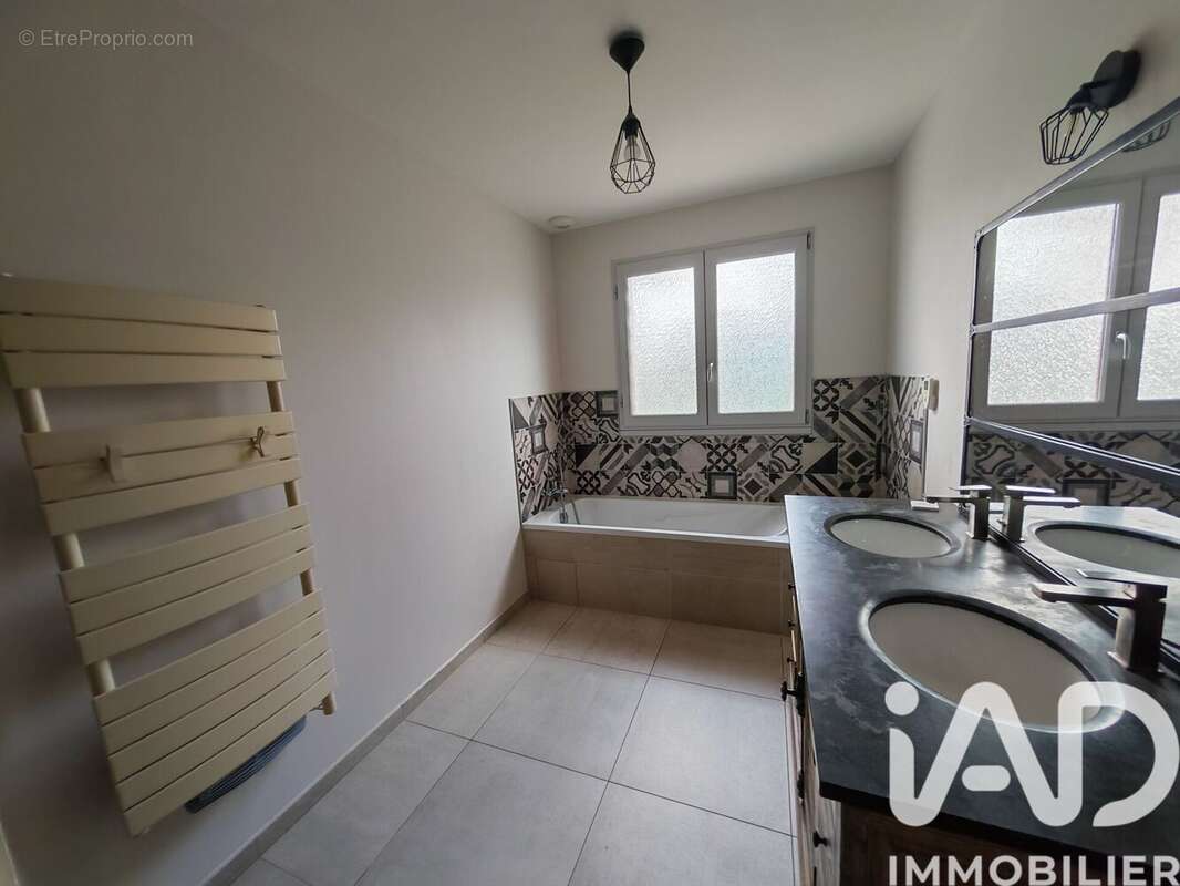 Maison 154 m² à Houeilles  - photo 6