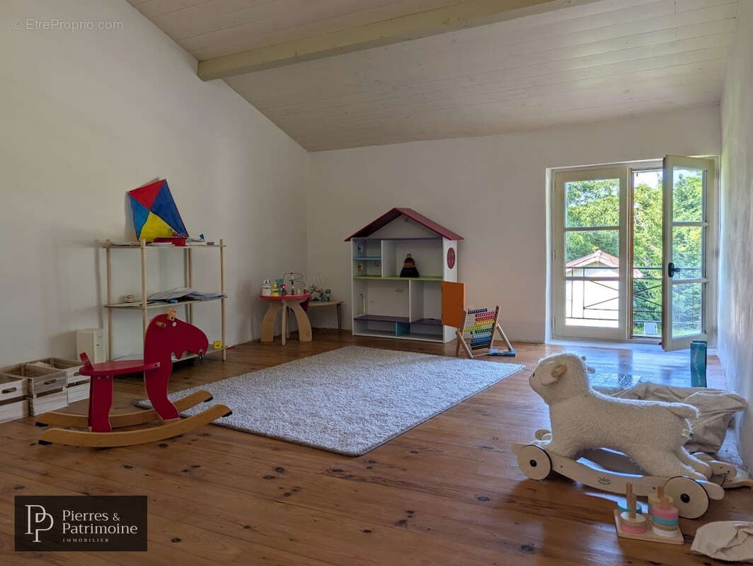 Maison à MONCRABEAU