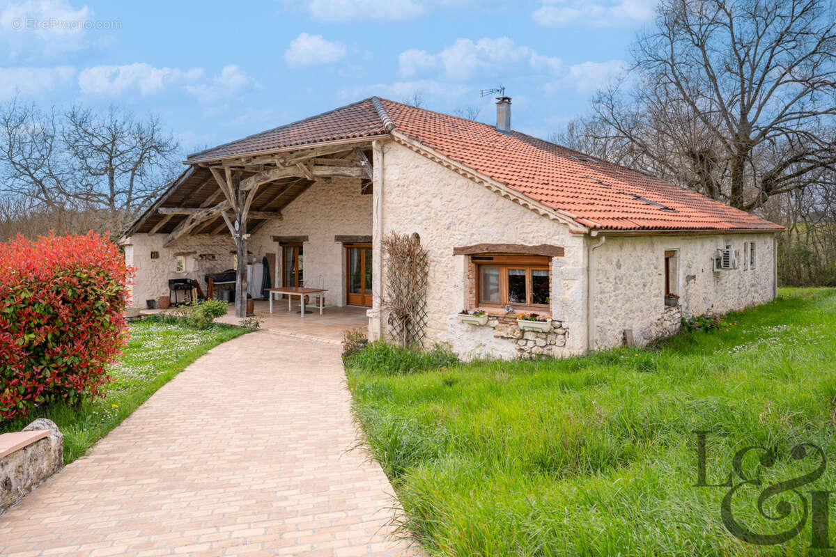 Maison à HAUTEFAGE-LA-TOUR