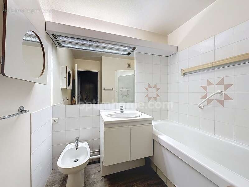 Appartement à COURBEVOIE